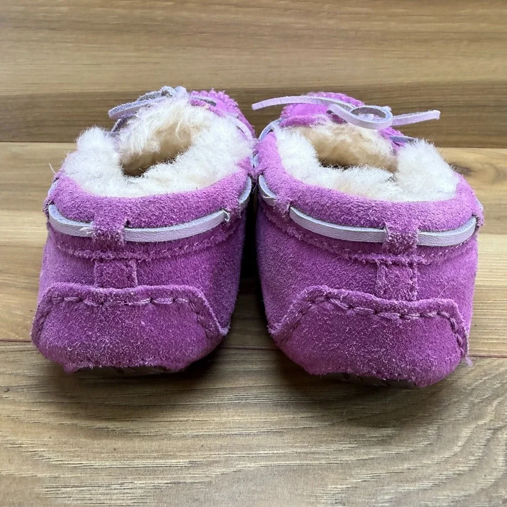 UGG Dakota Slippers Little Girls 11 Toddler Purple Suede Shearling fur Lined